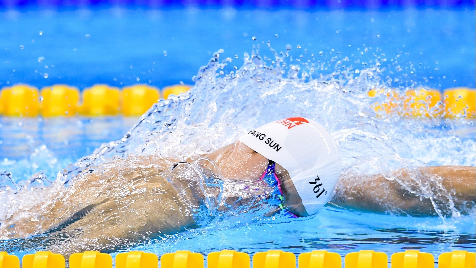 乐鱼体育app官网下载-中国足球国家队阵容深度和稳定性提升，中国足球国家队队